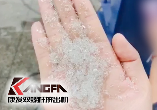 康发双螺杆挤出机在先行先试中抢占先机,以更加饱满的精神状态、更大的创新勇气,奋发进取,走出一条科学发展、跨越赶超的先行之路。