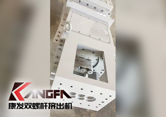 展会播报:第四届中国·沧州塑料产业博览会开展,展示内容包括各类双螺杆造粒机设备、辅助设备及其它塑料产业相关