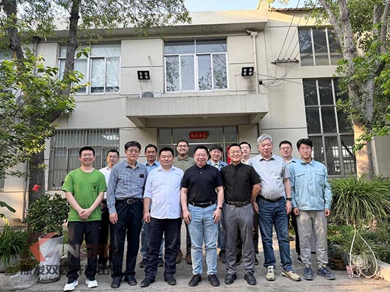 中石化石科院院长李明丰率队莅临康发双螺杆造粒机调研废塑料循环利用项目
